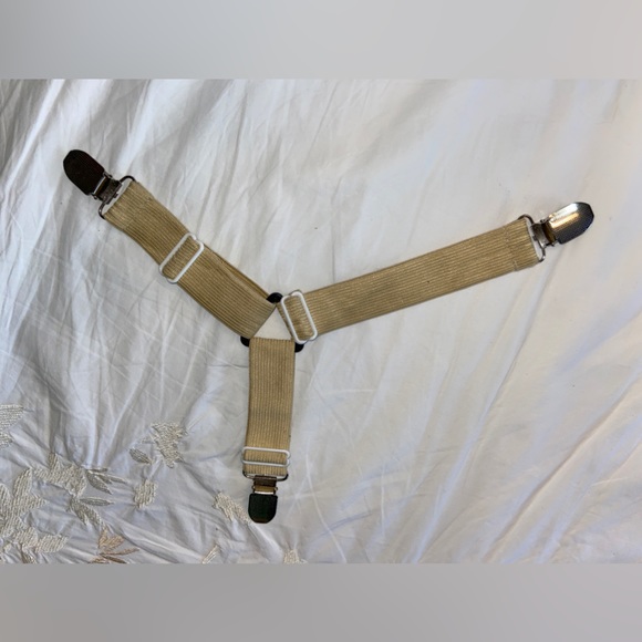 7+Gently Used Elastic Corner Tightening/Holding Straps-4 Any Size Fitted Sheets - Picture 2 of 11